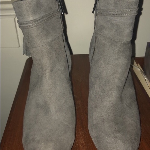 Super cute, low heel booties! - Picture 2 of 2